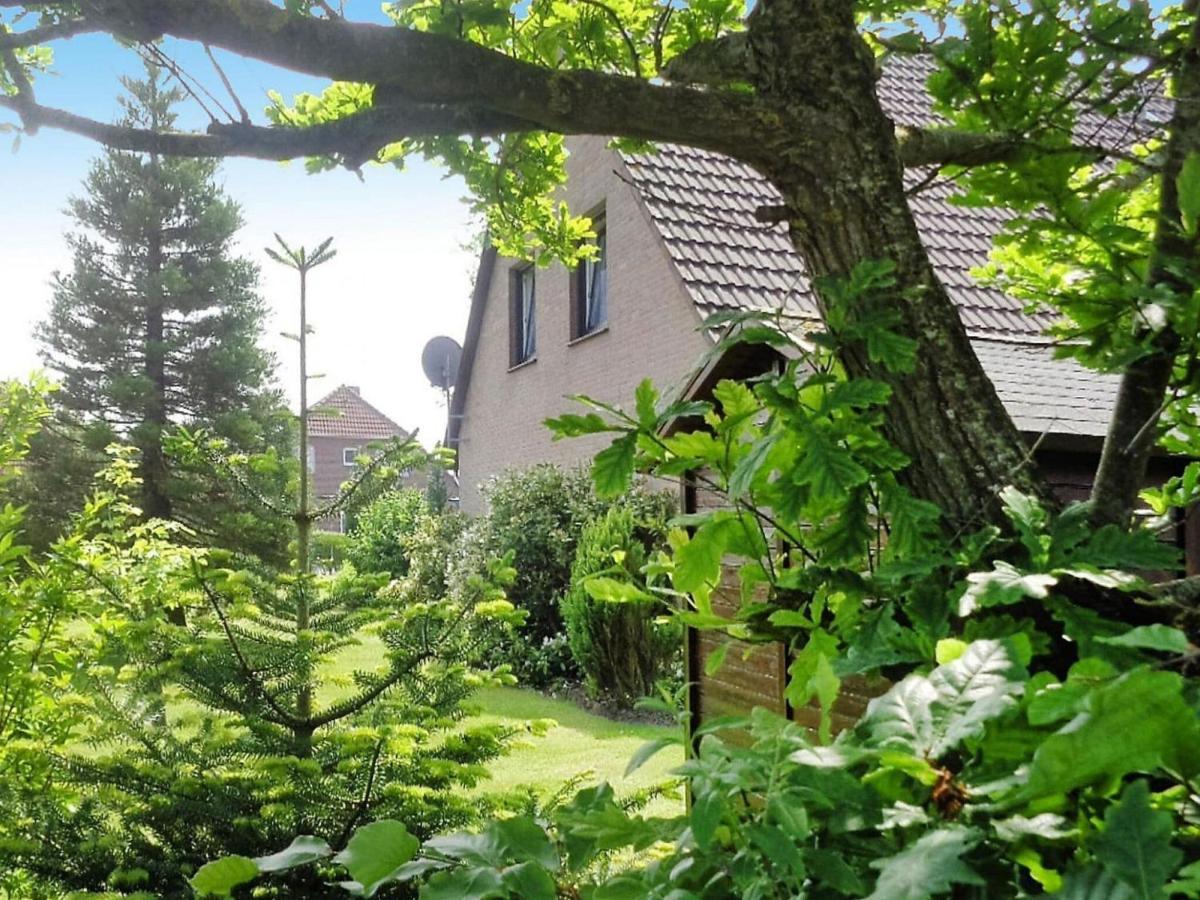 Ferienhaus Mit Grossem Garten In Nessmersiel Exterior photo